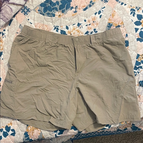 Columbia Pants - Women's Columbia shorts tan beige